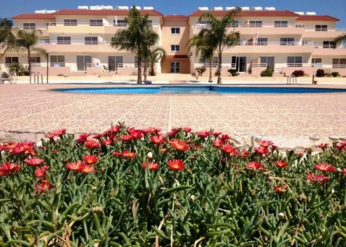 Nissi 3 C4 Pool View דירה איה נאפה